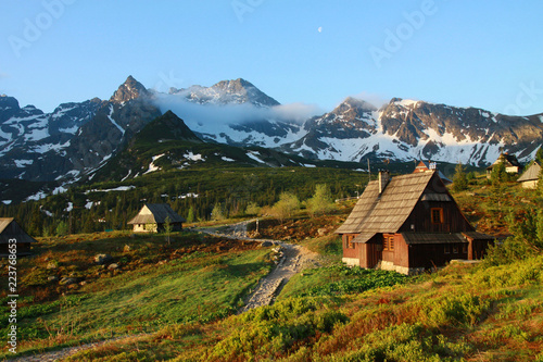 Obraz na płótnie Tatra Mountains at sunrise, Poland w salonie