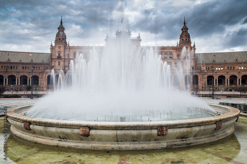 Fuente de la plaza de España de Sevilla