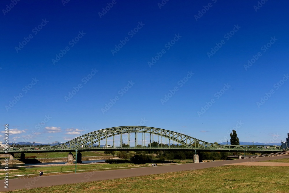青空と旭橋 / 観光地 青空と旭橋 / 観光地