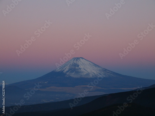 元旦の日の出前の富士山