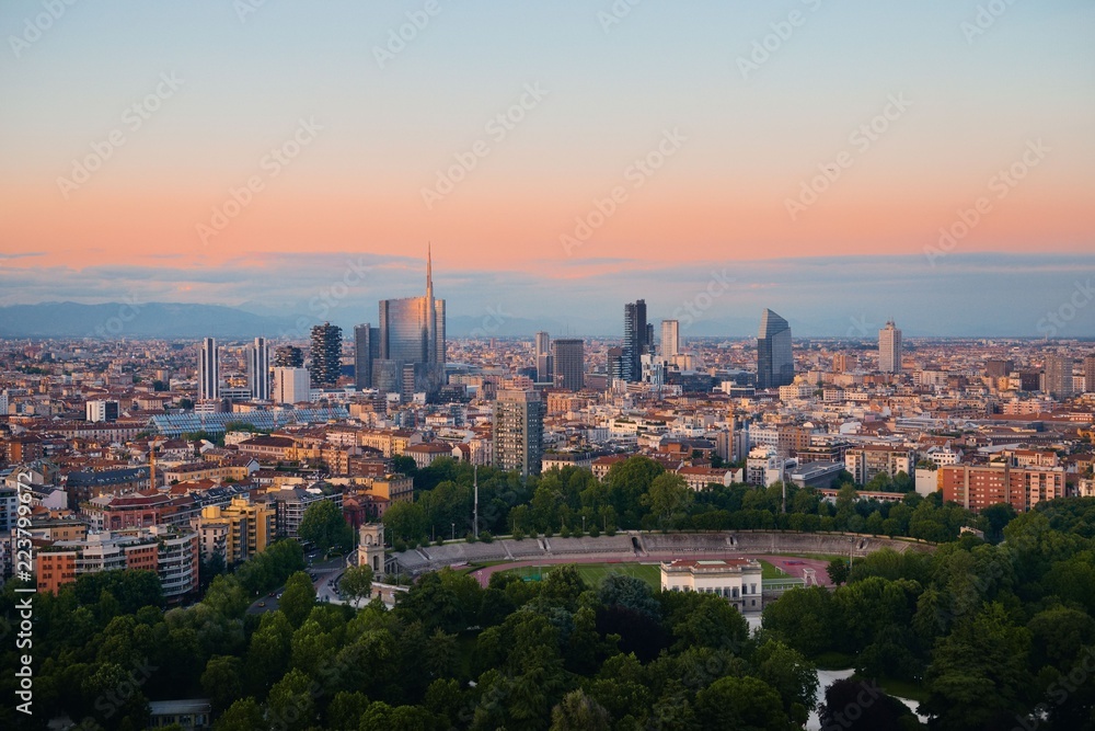 Fototapeta premium Panoramę miasta Mediolan