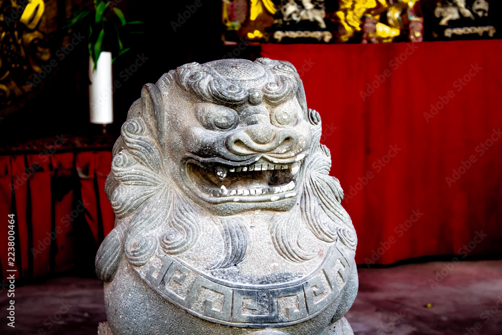 Buddhist gargoyle lion-dog
