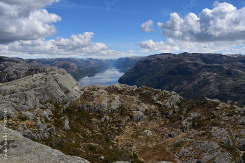 Der Lysefjord, vom Preikestolen aus betrachtet. © nordic