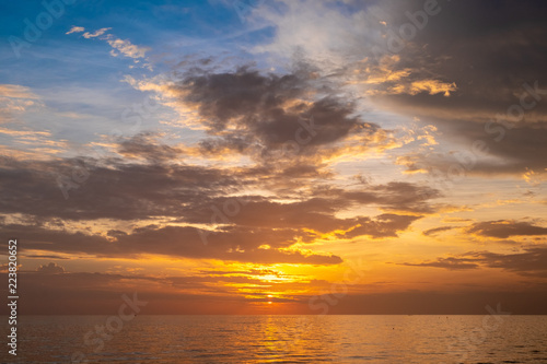 Fototapeta Naklejka Na Ścianę i Meble -  beautiful beach sunset