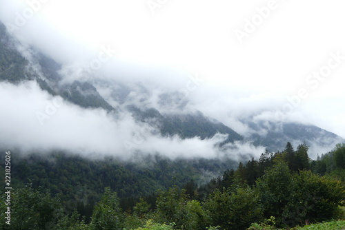 Nebelschaden in den Bergen © cagala