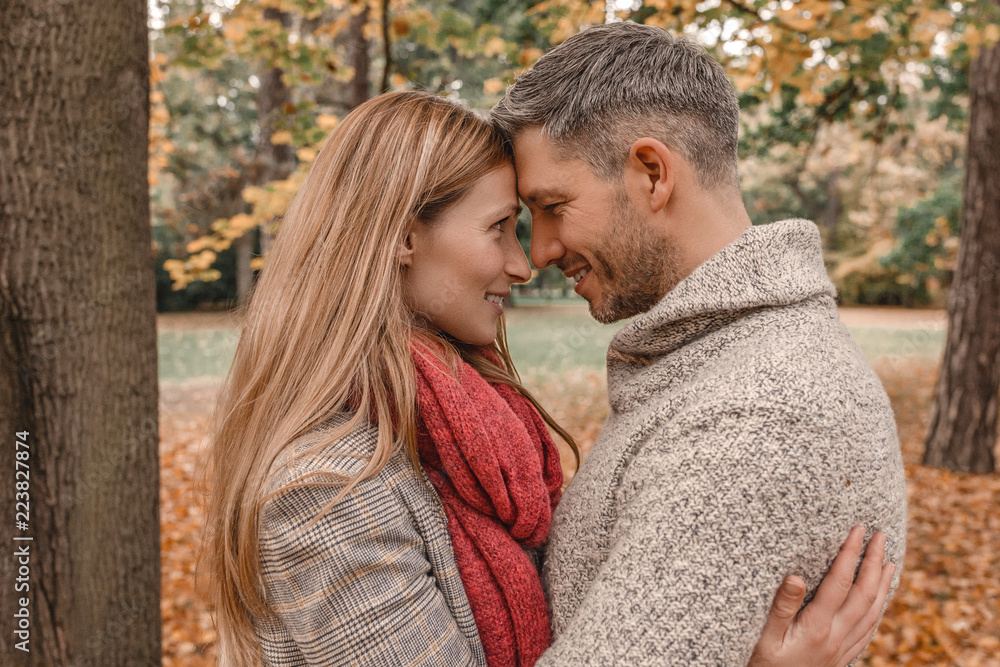 Fototapeta premium autumn fall couple