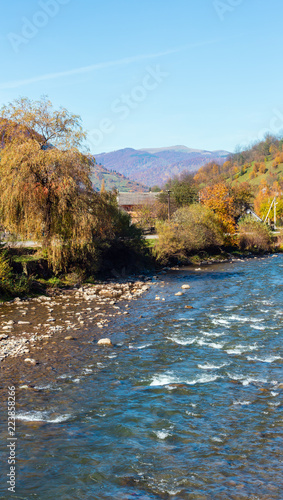 Fototapeta Naklejka Na Ścianę i Meble -  Autumn Carpathian mountain river (Ukraine).