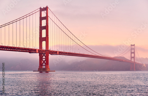 Fototapeta Naklejka Na Ścianę i Meble -  Golden Gate Bridge at sunrise, San Francisco, California