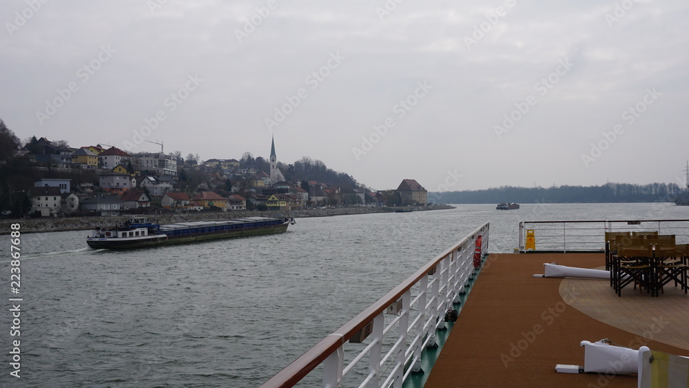 Flusskreuzfahrt auf der Donau zwischen Wien und Linz, Richtung Passau
