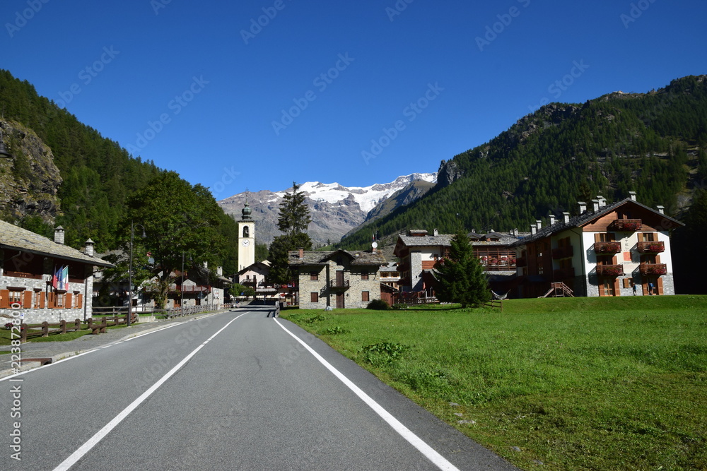 Valle d'Aosta - Gressoney-La-Trinité e il monte Rosa