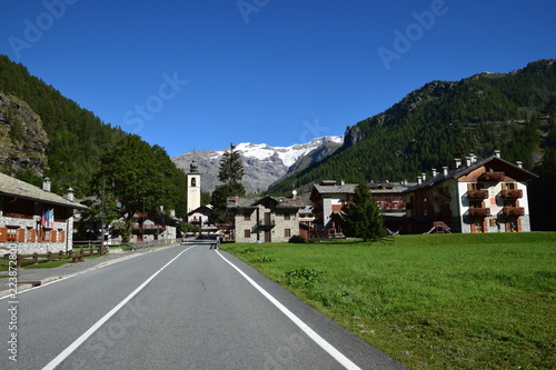 Obraz na płótnie Valle d'Aosta - Gressoney-La-Trinité e il monte Rosa w salonie