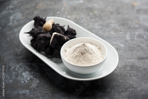Schilderij op canvas cooked Water chestnut with flour or powder, also known as singada/singara or shi