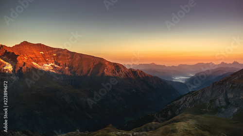 Fototapeta Naklejka Na Ścianę i Meble -  Magic morning light in the alps