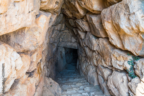 Tableau sur toile Entry to the tunnel of the large underground water cistern of the citadel of Mycenae