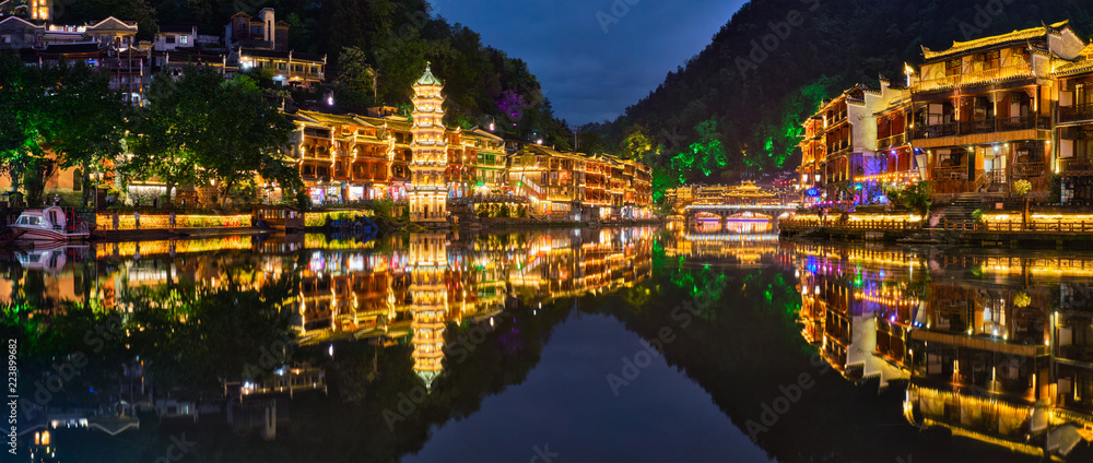 Fototapeta premium Feng Huang Ancient Town (Phoenix Ancient Town) , China