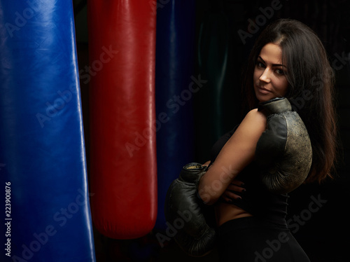Woman boxing theme © PixieMe