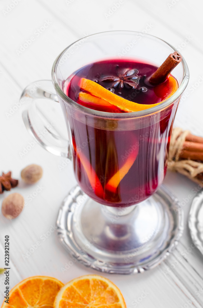 Mulled wine with orange Mulled wine with orange