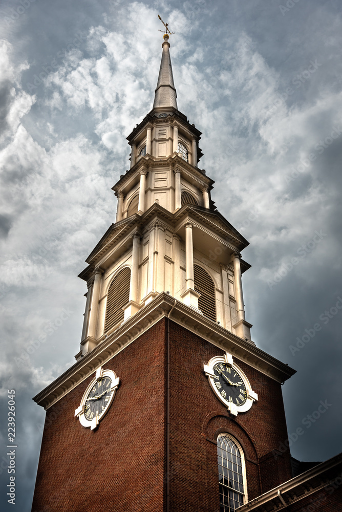 Fototapeta premium Clock Tower in Boston City Hall on a Cloudy Day
