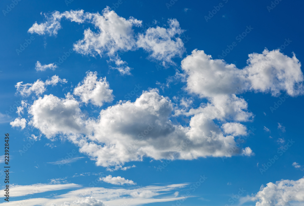 Fototapeta premium Beautiful blue sky with white clouds