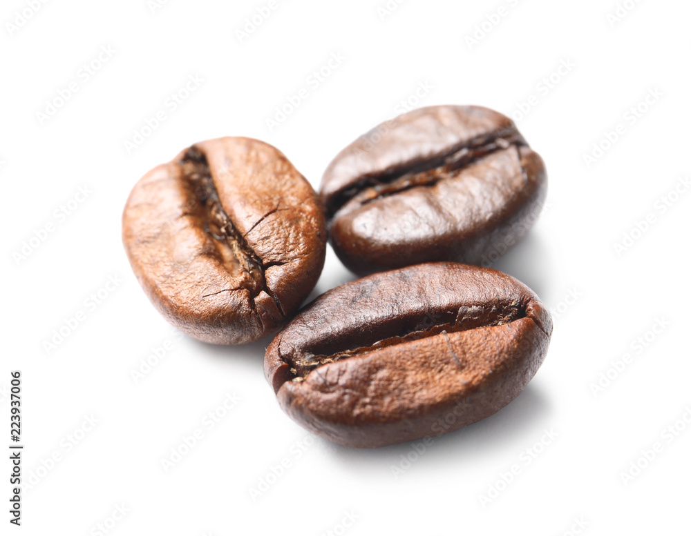Fototapeta premium Fresh roasted coffee beans on white background