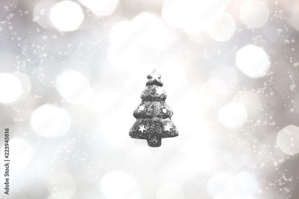 キラキラなシルバーと黒と白のボケ背景の真ん中に黒のクリスマスツリーの輪郭 Stock Foto Adobe Stock キラキラなシルバーと黒と白のボケ背景の真ん中に黒のクリスマスツリーの輪郭 Stock Foto Adobe Stock