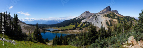 Φωτογραφία Beautiful panoramic Canadian Mountain Landscape view during a vibrant sunny summer day