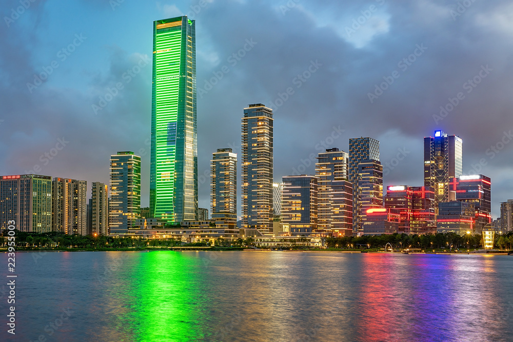 Fototapeta premium Shenzhen Bay Houhai night skyline 