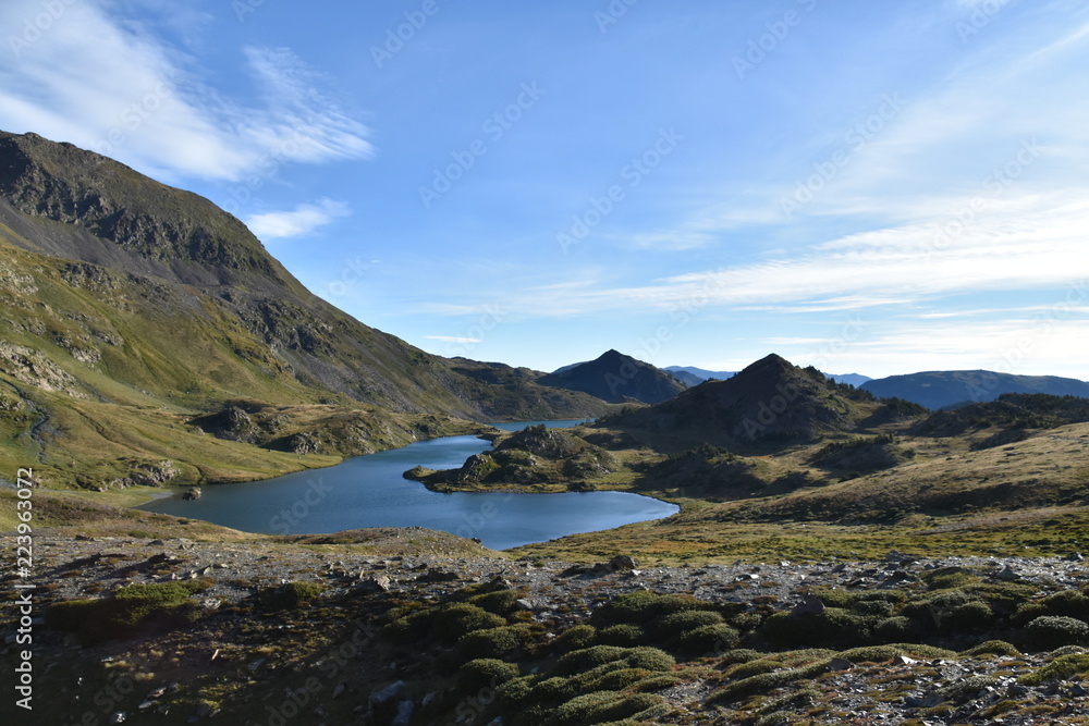 Fototapeta premium Lac en montagne / Pyrénées