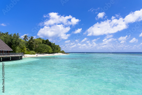 インド洋の美しいサンゴ礁の海 © san724