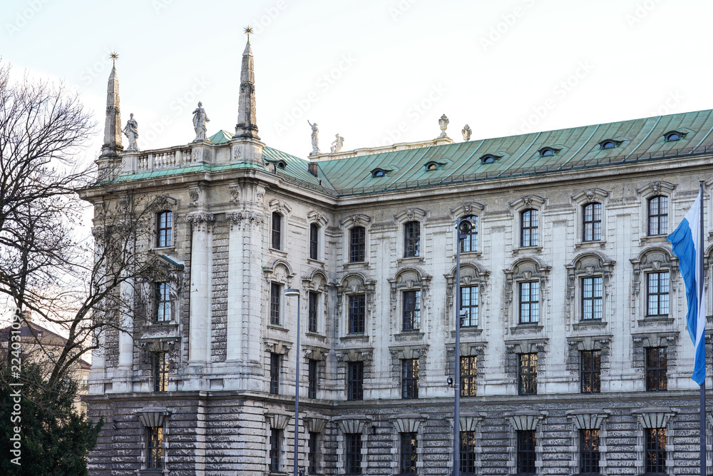 Fototapeta premium München - Justizpalast