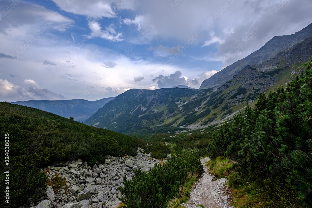 Obraz premium hiking trail in tatra mountains in Slovakia