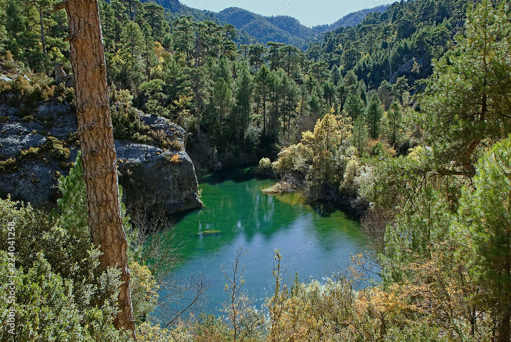 Laguna de Valdeazores, ruta del río Borosa, en las sierras de Cazorla, Segura y Las Villas.