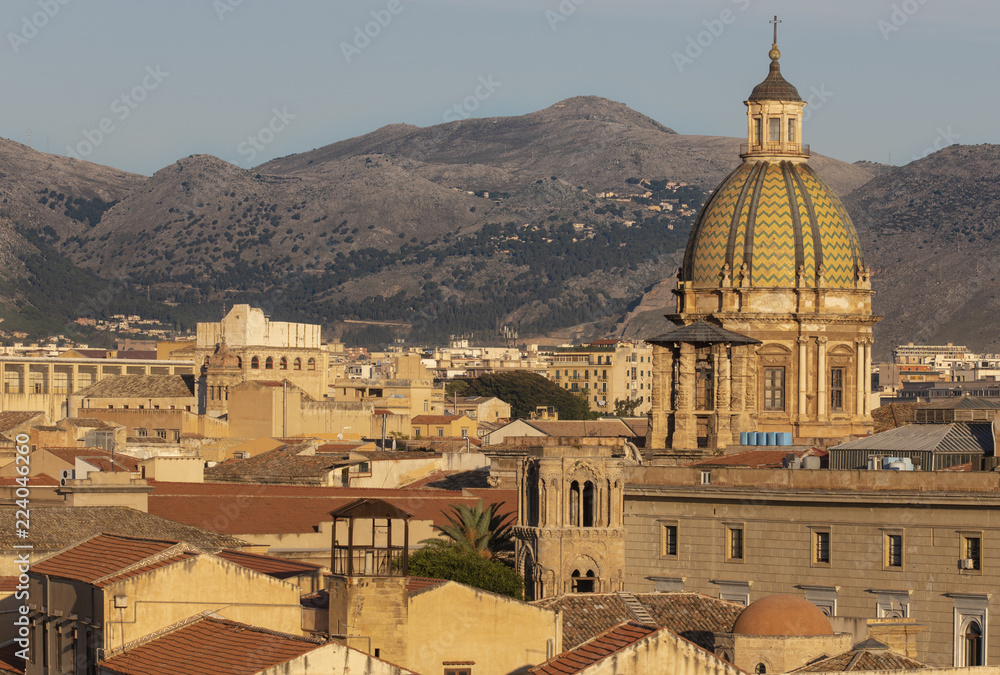 Fototapeta premium Palermo skyline in morning light