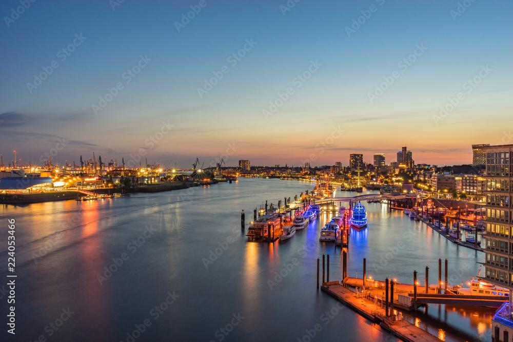 Hamburg Hafen Skyline Sonnenuntergang