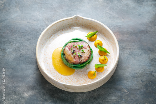 Foto Haute cuisine, Pork sous vide steak, Fine dining.
