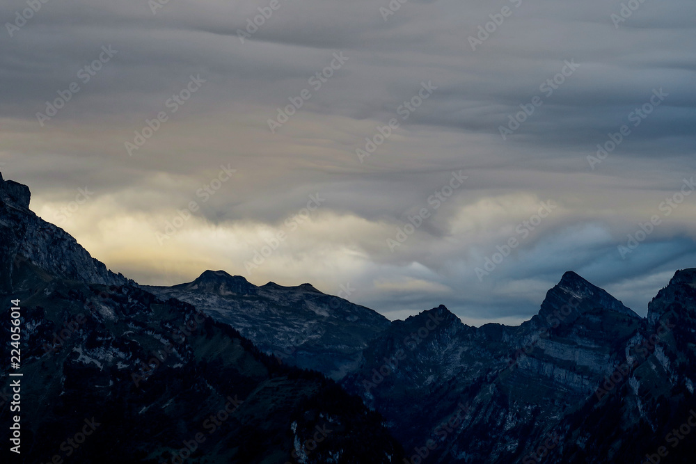 Obraz premium Alpine scene in the Swiss mountains: Sunset and storm clouds