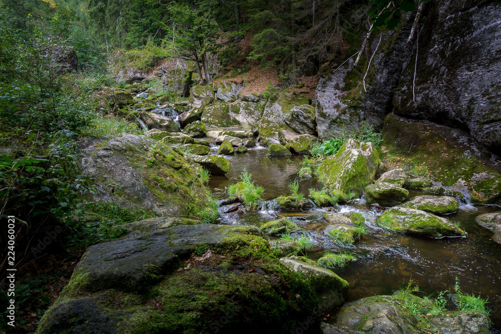 Steinklamm 2018-6 Wasserfall und Bachlauf in der Steinklamm bei Spiegelau im bayerischen Wald. Steinklamm 2018-6 Wasserfall und Bachlauf in der Steinklamm bei Spiegelau im bayerischen Wald.