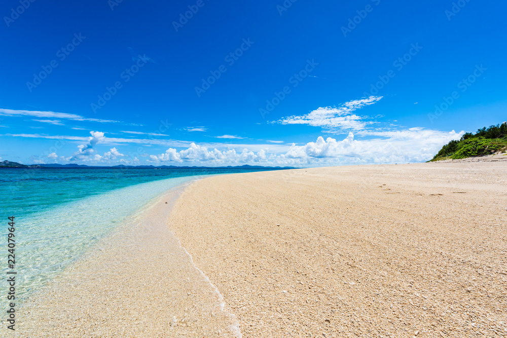 沖縄 水納島の海 Minnajima Island, okinawa, japan 沖縄 水納島の海 Minnajima Island, okinawa, japan