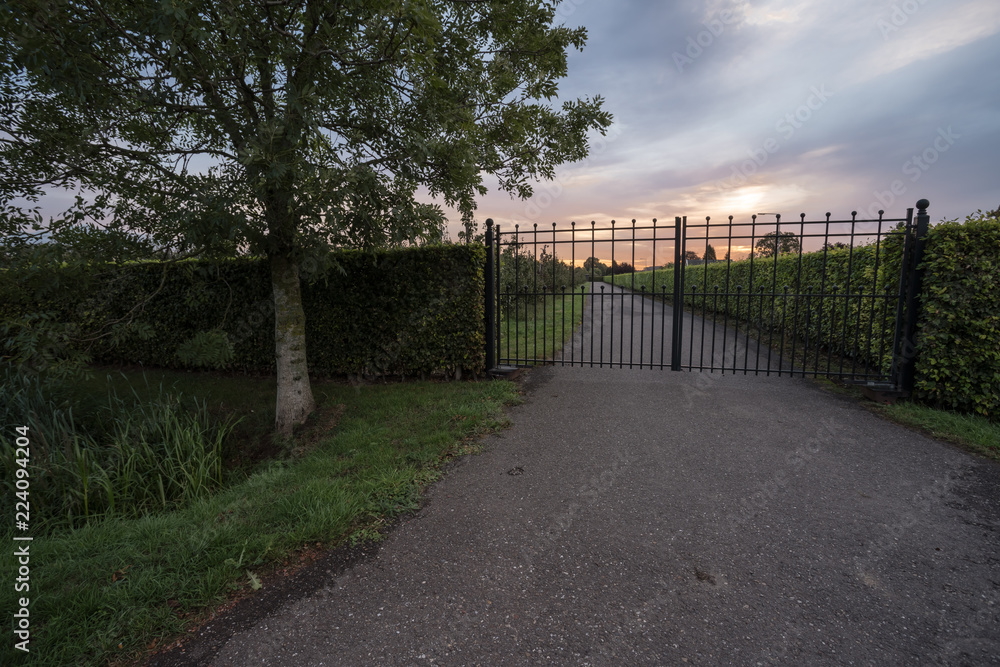 iron closing fences iron closing fences