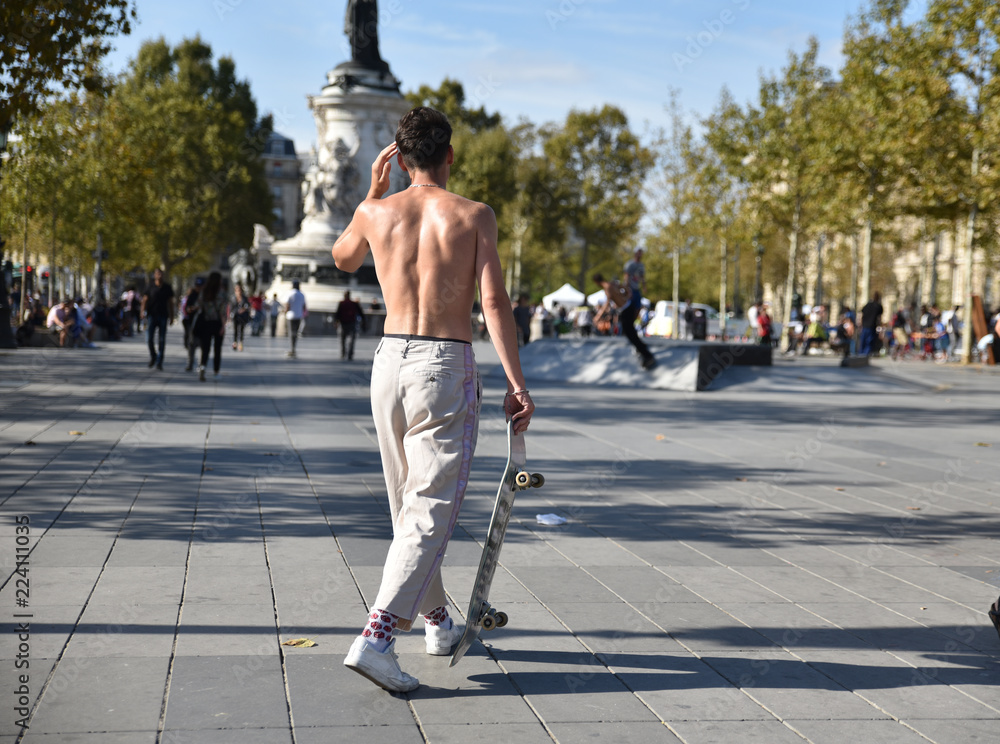 Faire du skate place de la République à Paris, France Stock Photo | Adobe  Stock
