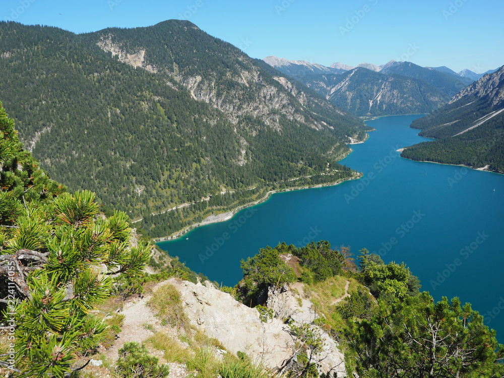 Obraz premium Der wunderschöne Plansee in Tirol
