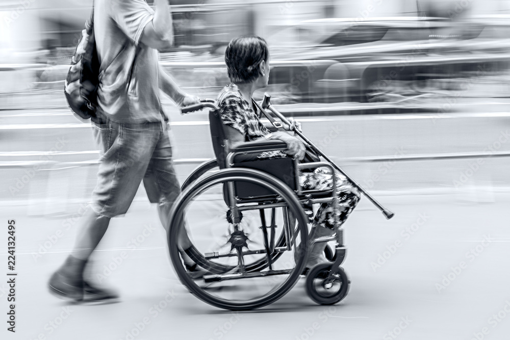 Φωτογραφία disabled on a city street