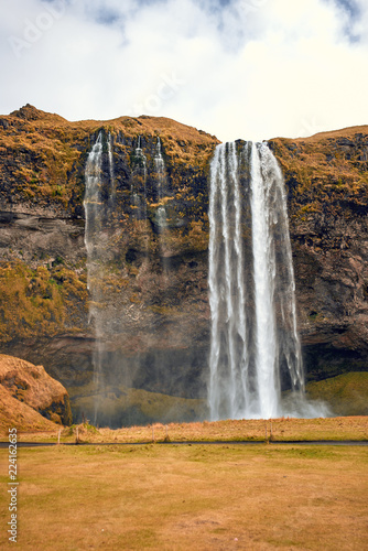 Fototapeta Naklejka Na Ścianę i Meble -  Seljalandsfoss  is a waterfall in Iceland 