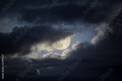 Fototapeta Naklejka Na Ścianę i Meble -  Cloudy full moon sky