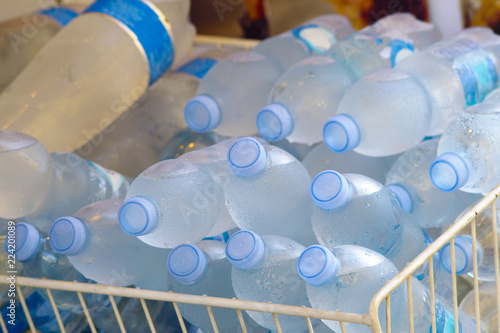 bottigliette di acqua fresca