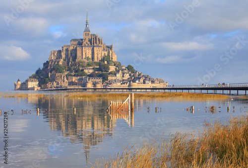 Le Mont-Saint-Michel lors des grandes marées