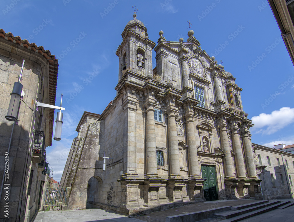 Fachada barroca de la iglesia de San Bartolome en Pontevedra