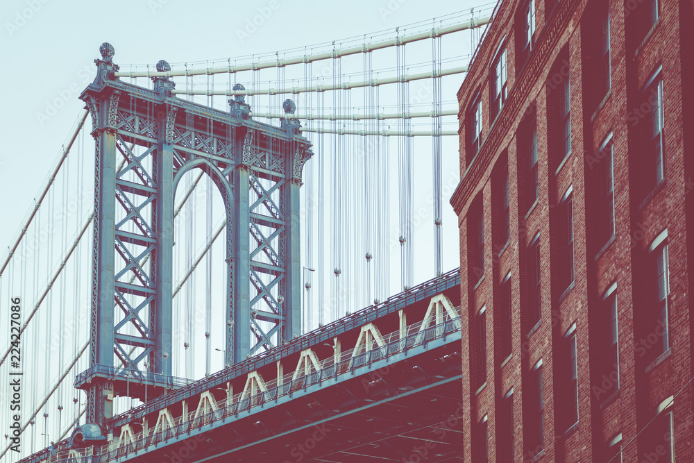 Naklejka premium Manhattan Bridge widziany z Dumbo, Brooklyn, Nowy Jork, USA.