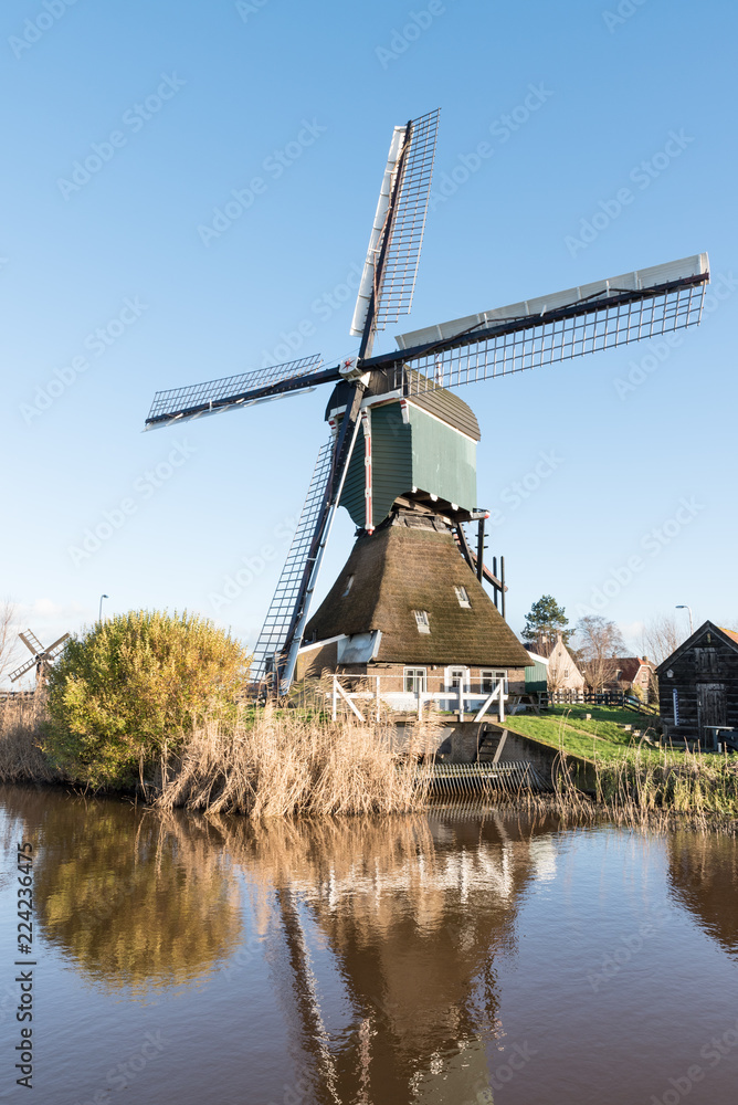 Hofwegense Windmill in Bleskensgraaf