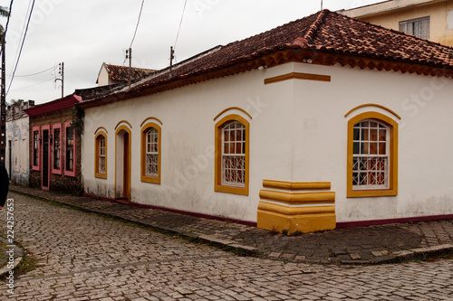 Casa antiga em cidade de praia antiga